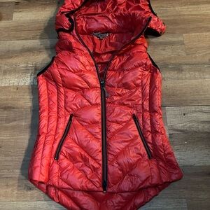 Good rider Women's Quilted Red Vest with Hood